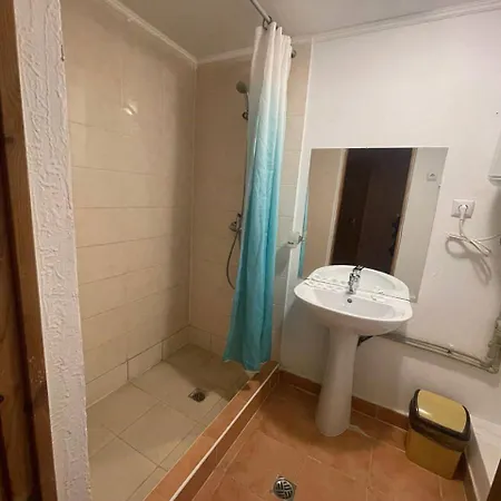 Royal Village מלון